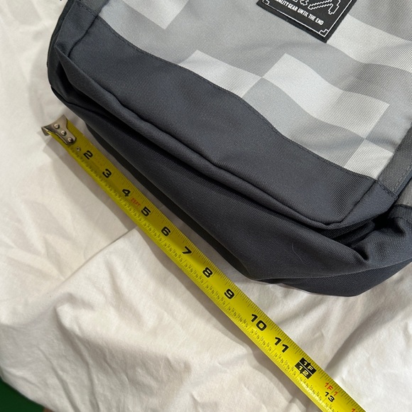 Minecraft grey backpack - Picture 9 of 9
